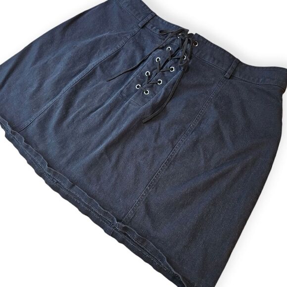 🌼4/$30 Forever 21 Black Lace Up Mini Skirt 2x - Picture 5 of 5